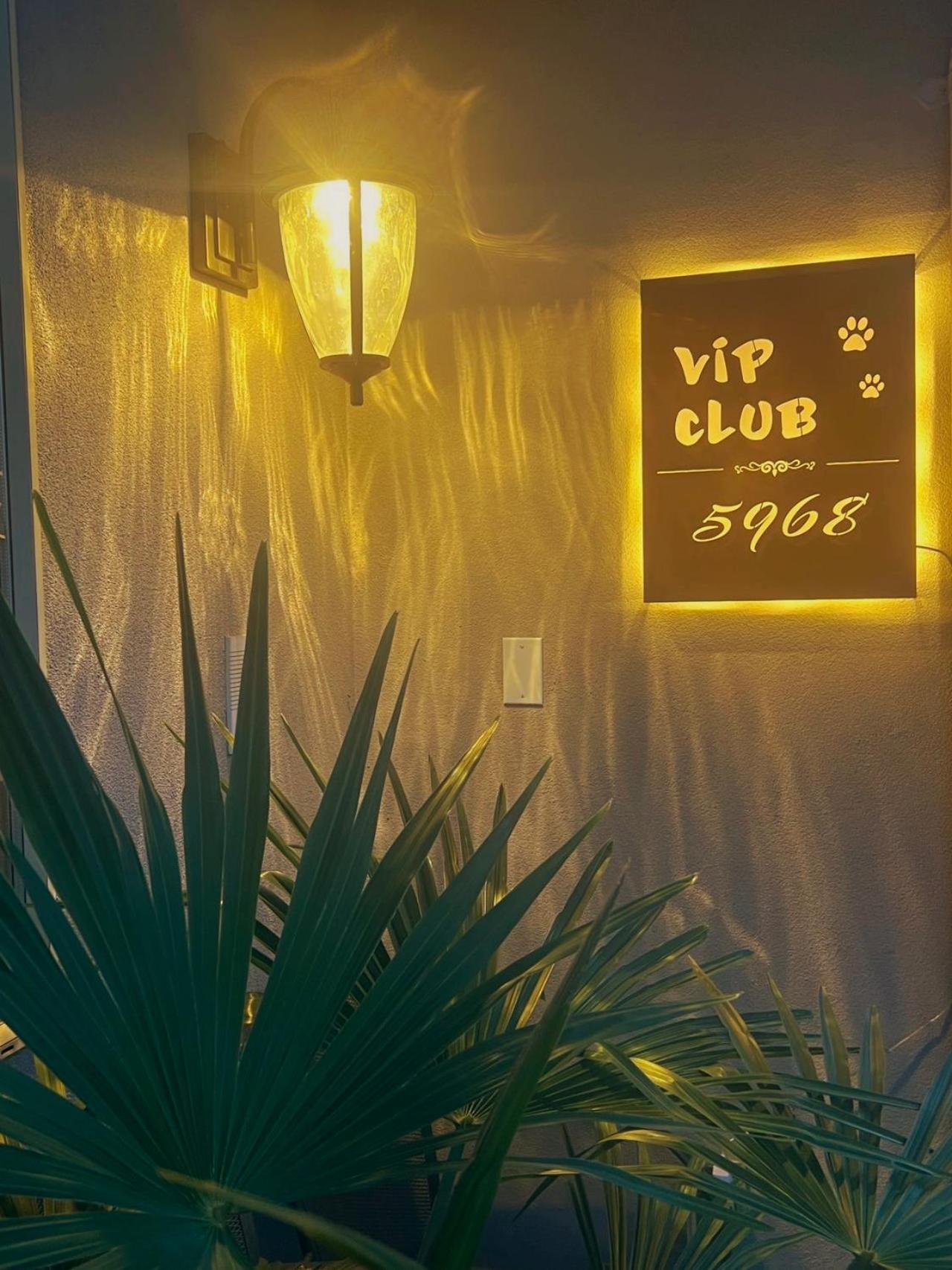 Appartamento V.I.P. Club Surrey Esterno foto